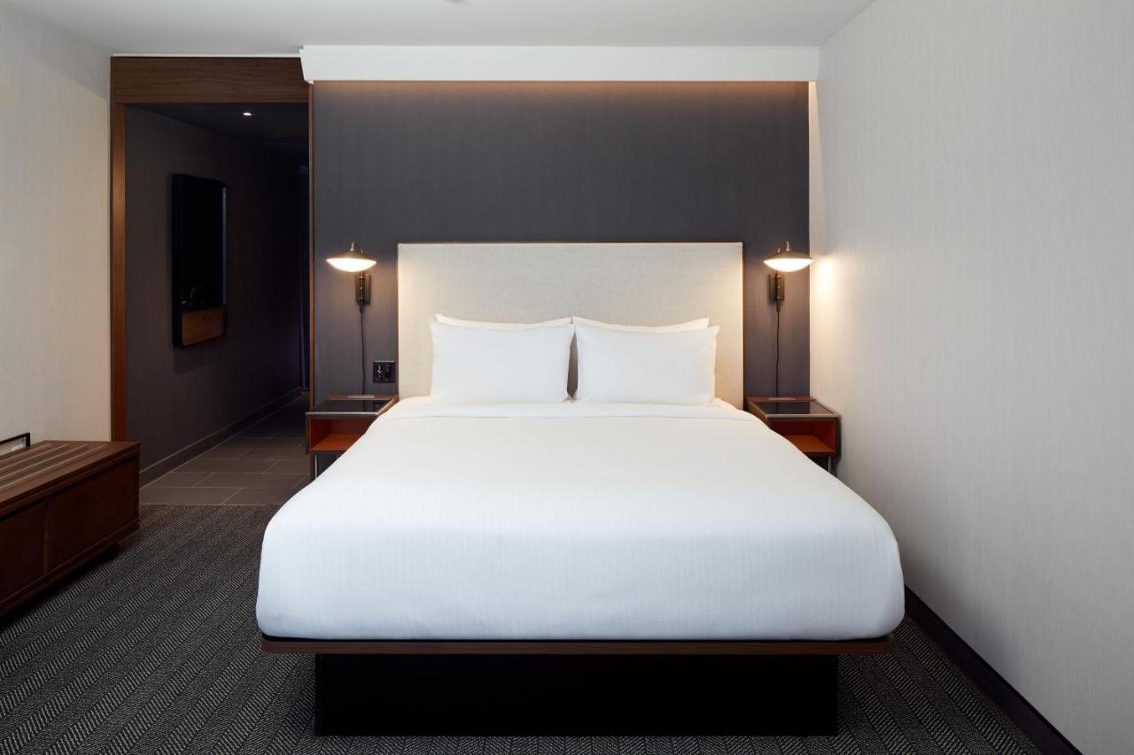 Residence Inn Montreal Midtown Екстериор снимка