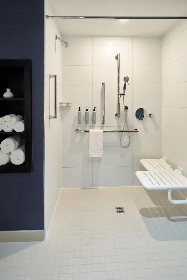 Residence Inn Montreal Midtown Екстериор снимка