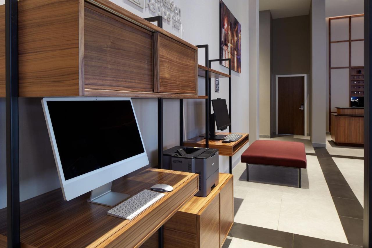 Residence Inn Montreal Midtown Екстериор снимка
