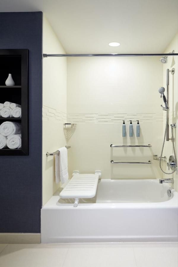Residence Inn Montreal Midtown Екстериор снимка